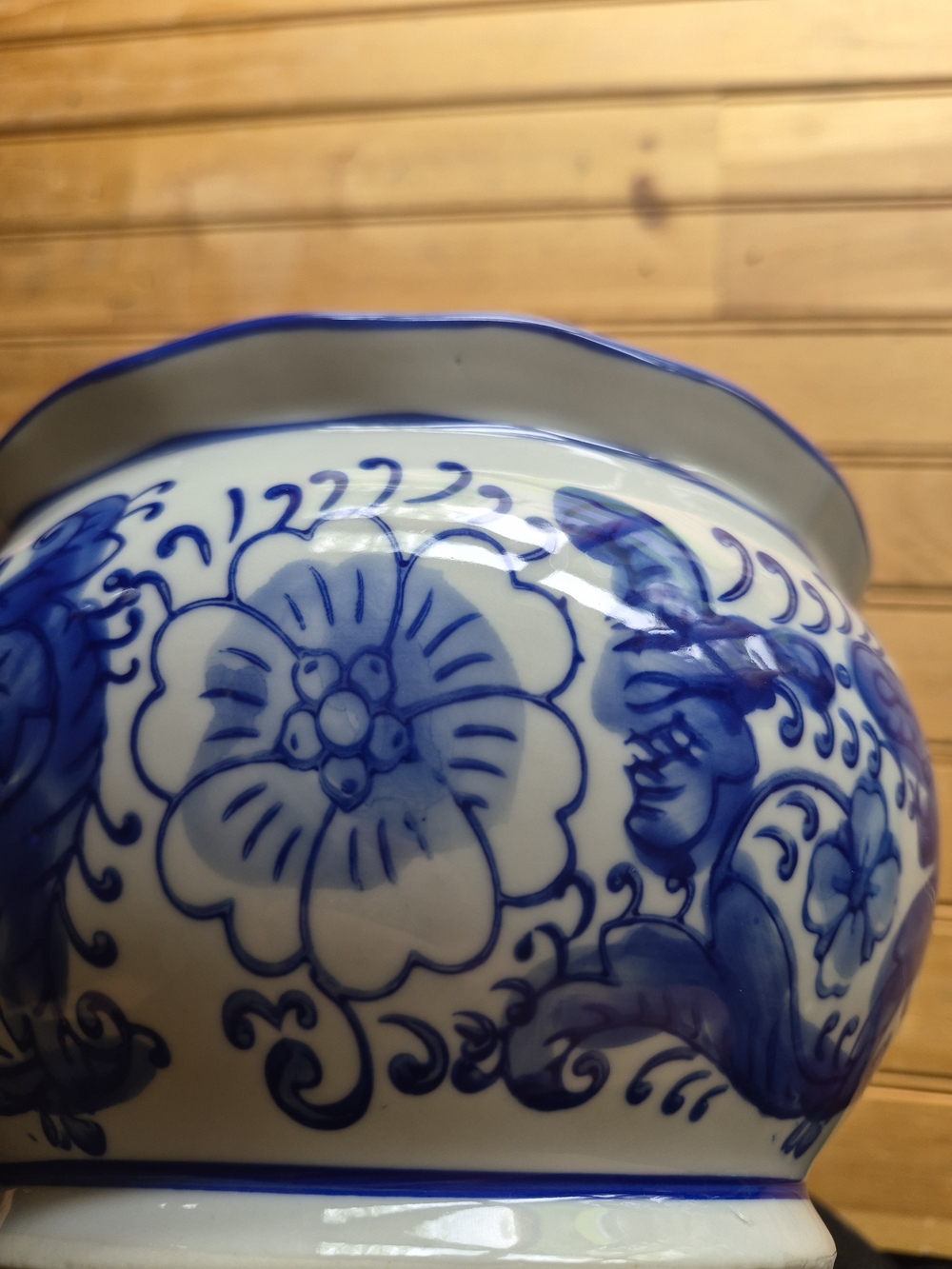 Elegant Blue and White Chinese Style Porcelain Ceramic Pot - Picture 11 of 12